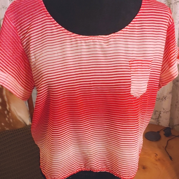 Striped top with pocket - Picture 4 of 5